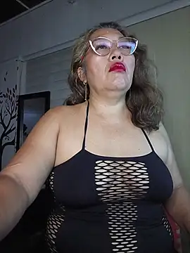 anniecoopeer online show from June 26, 10:38 am
