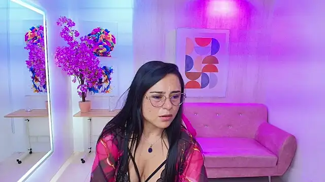 Snapshot of Tiara_rr chatting on September 30, 7:41 pm Tiara rr online show from September 30, 7:41 pm