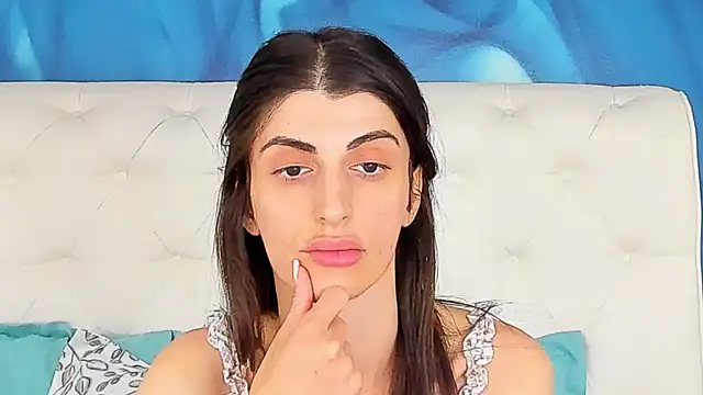 SkinnyDolly online show from August 1, 4:31 pm