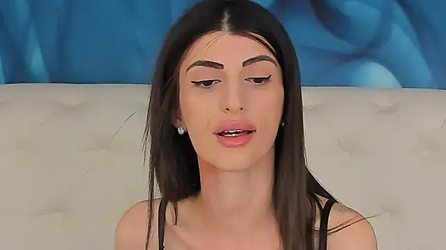 SkinnyDolly online show from June 27, 5:30 am
