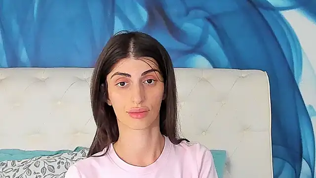 SkinnyDolly online show from July 26, 4:26 pm