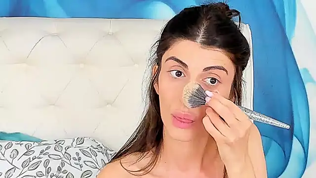 SkinnyDolly online show from July 30, 3:24 pm