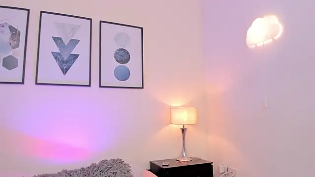 JulianaWaldo online show from November 26, 8:10 pm