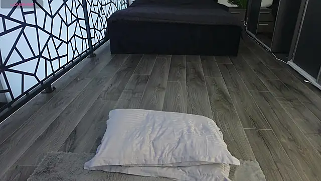 SugarPixiee online show from August 3, 9:04 am