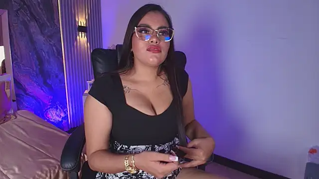 Snapshot of Jeen_Taylor chatting on October 3, 9:20 pm Jeen Taylor online show from October 3, 9:20 pm