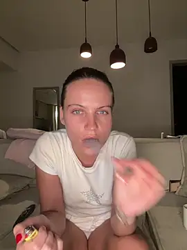 REALMEANXTINA1 online show from June 16, 1:06 am