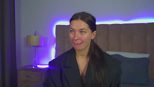 AlexandraBloom online show from November 30, 6:12 pm