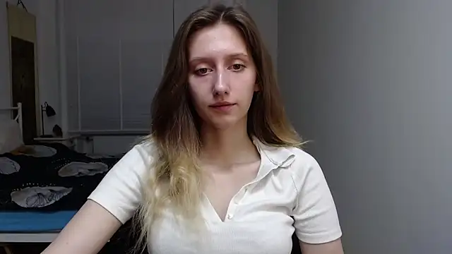 Snapshot of LUNA_delight chatting on October 8, 5:23 am LUNA delight online show from October 8, 5:23 am