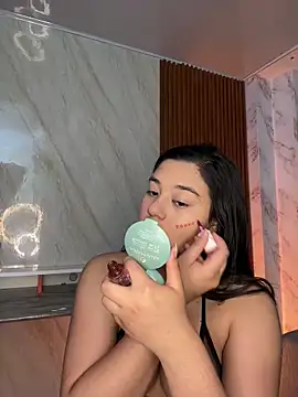 floriamANDjazmin online show from April 29, 7:08 pm