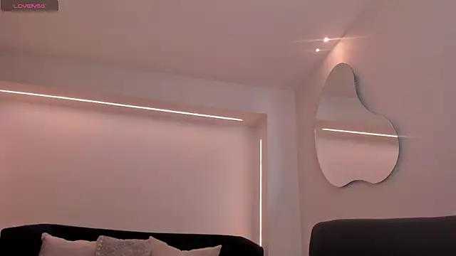 TaraLawrence online show from November 15, 6:25 am