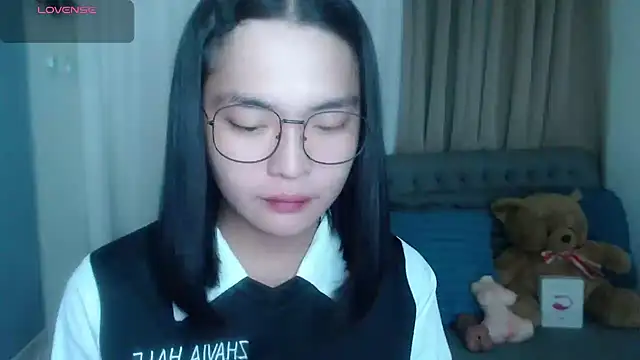 zhaviahale21 online show from July 17, 1:32 am