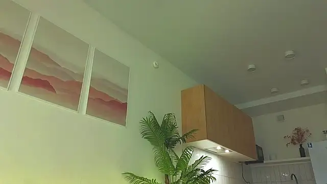 Snapshot of Lili_Roze_ chatting on September 23, 5:38 am Lili Roze online show from September 23, 5:38 am