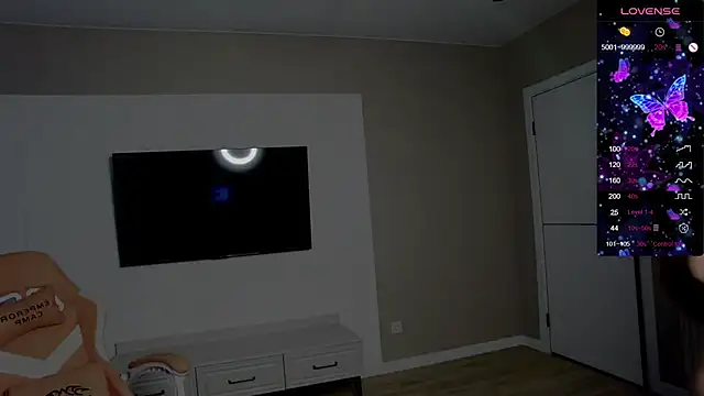 Holly Molii online show from October 25, 2:30 am