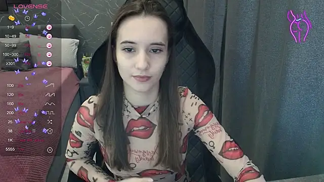 Alice Weiss online show from May 2, 10:07 am