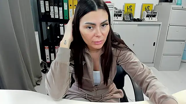 kilenyapatrice online show from November 21, 12:18 pm