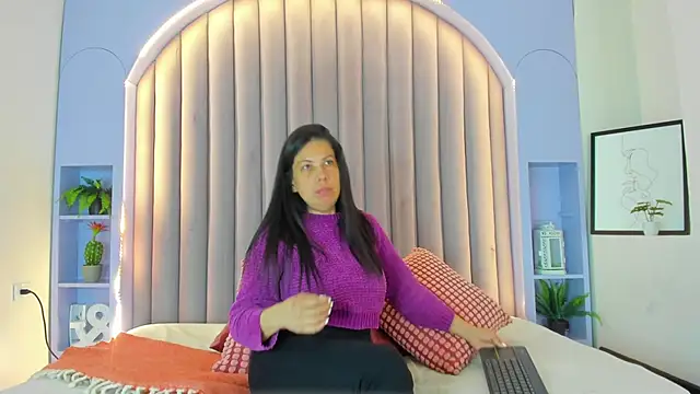 JaylaScott   online show from March 3, 11:49 am