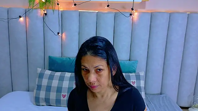 JaylaScott   online show from October 16, 11:35 am