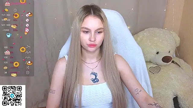 Snapshot of doll_barbieee chatting on October 19, 12:18 pm doll barbieee online show from October 19, 12:18 pm