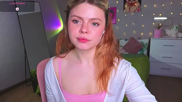 Red  Candy online show from May 15, 2:53 pm