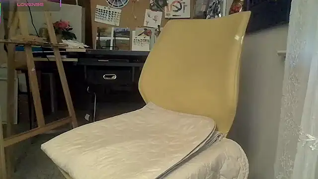 naughtyonbicycle online show from June 26, 1:23 pm