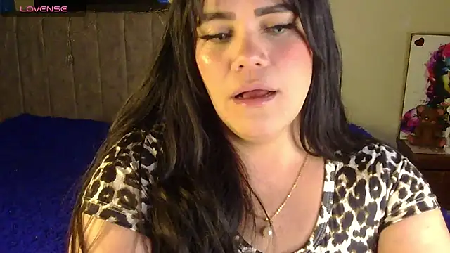 Snapshot of blue_angel33 chatting on October 19, 2:57 am blue angel33 online show from October 19, 2:57 am