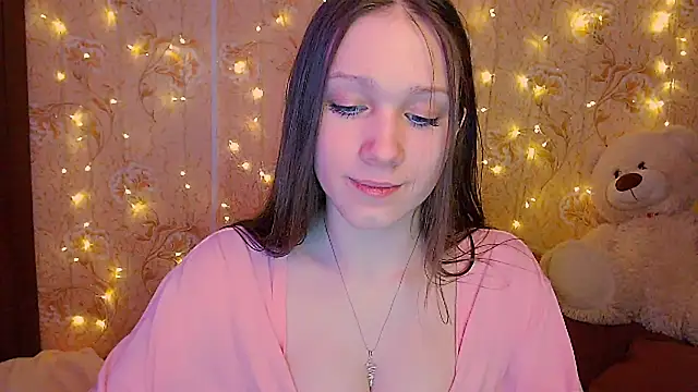 fluffy kitty  online show from March 5, 4:36 pm