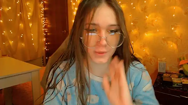 fluffy kitty  online show from January 9, 9:52 pm