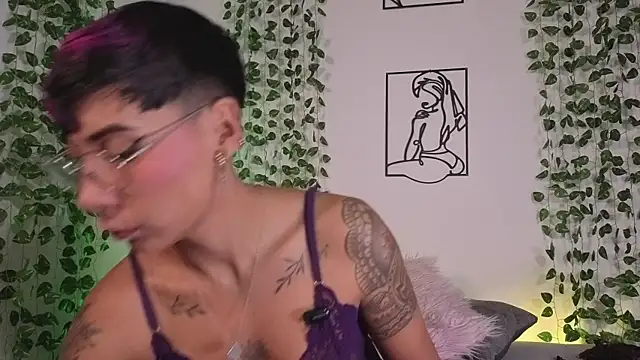 MiaMorgan  online show from July 22, 3:46 pm