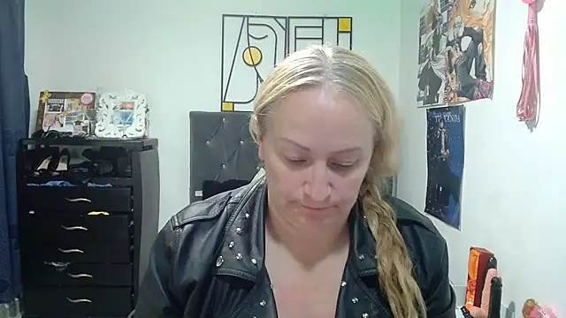 emperabigbootybigass online show from April 28, 12:20 pm