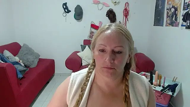 emperabigbootybigass online show from January 16, 6:26 pm