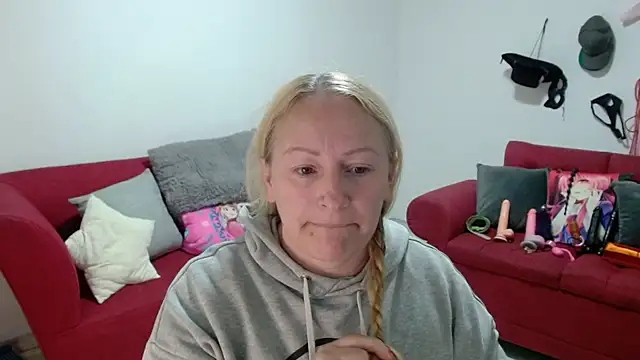 emperabigbootybigass online show from February 2, 12:26 pm