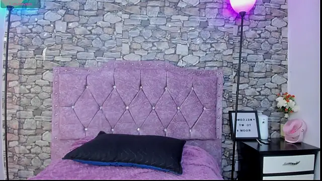miku katsuragi online show from August 3, 11:32 pm