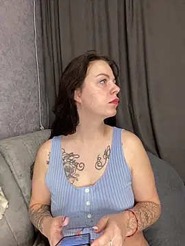 Lola Hale online show from February 7, 6:56 pm