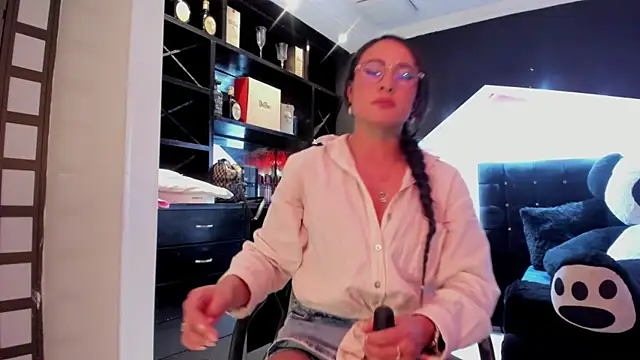 Coral Gibson online show from July 29, 8:53 pm
