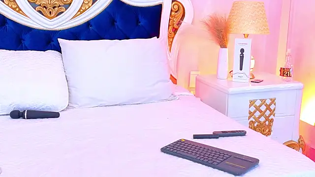 Snapshot of AshleyFerri chatting on September 24, 11:42 am AshleyFerri online show from September 24, 11:42 am