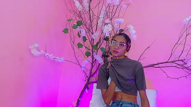 Charlotte Love10 online show from March 17, 11:47 am