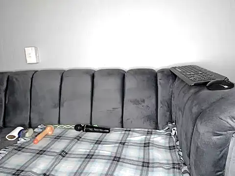 Pearl 00 online show from October 28, 4:57 pm