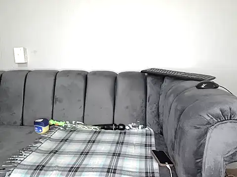 Pearl 00 online show from November 24, 12:40 pm