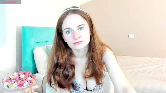 Snapshot of L1ittle_kitty_ chatting on September 23, 5:27 am L1ittle kitty online show from September 23, 5:27 am