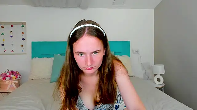 Snapshot of L1ittle_kitty_ chatting on September 21, 5:50 am L1ittle kitty online show from September 21, 5:50 am