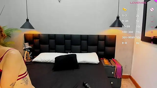 Sccarlett Johnnson online show from September 14, 4:27 pm