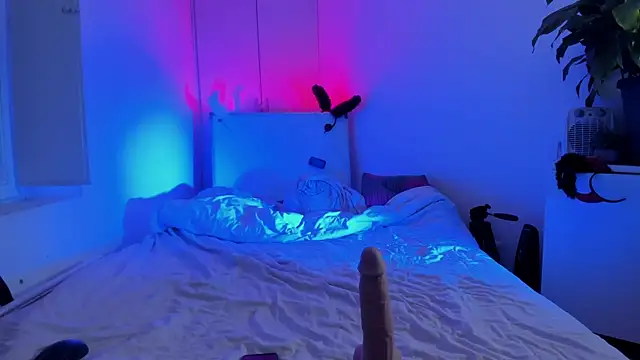 CeriseLapine online show from September 11, 6:30 pm