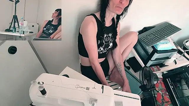 CeriseLapine online show from June 28, 12:23 pm