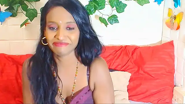 Snapshot of IndianLoveBug chatting on September 20, 6:39 pm IndianLoveBug online show from September 20, 6:39 pm