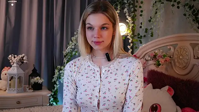 EdlinAlliston online show from November 8, 1:27 pm