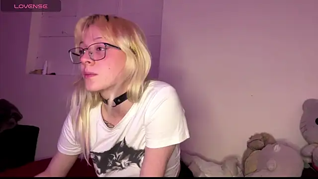 Snapshot of Cloe_five chatting on October 15, 10:12 pm Cloe five online show from October 15, 10:12 pm