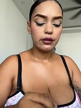 Sara-77 online show from June 13, 7:00 pm