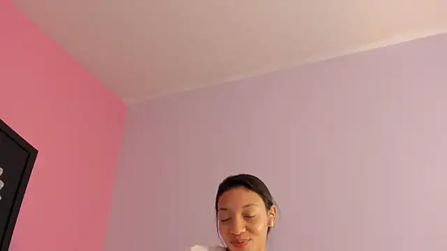 lupeebony online show from June 18, 7:41 pm