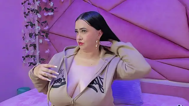 Snapshot of Victoria_Rossy chatting on October 2, 8:25 pm Victoria Rossy online show from October 2, 8:25 pm