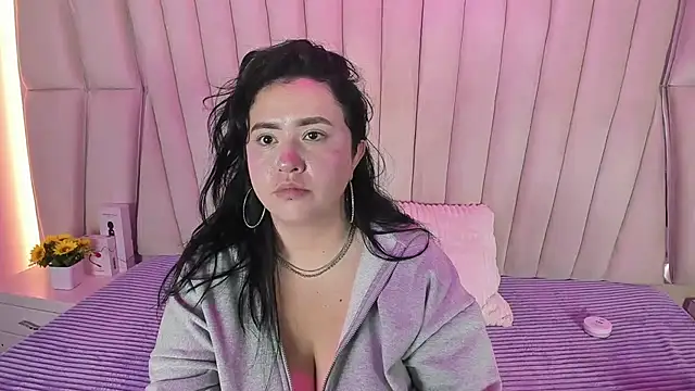 Victoria Rossy online show from July 7, 10:45 pm